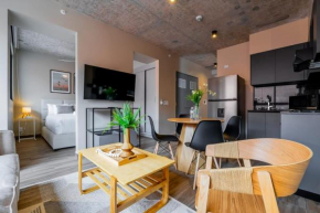 Majestic 1BR with Great Pool in Centriqo